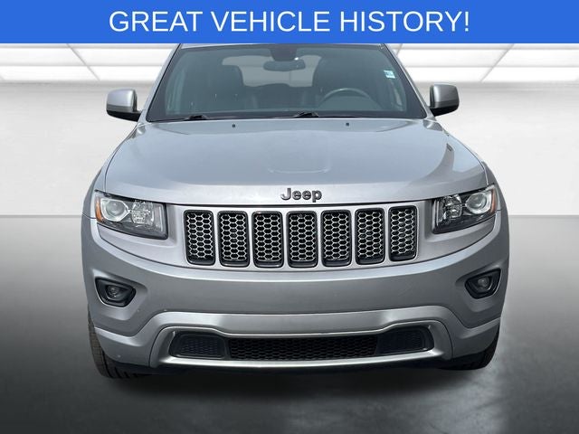 2015 Jeep Grand Cherokee — side profile view